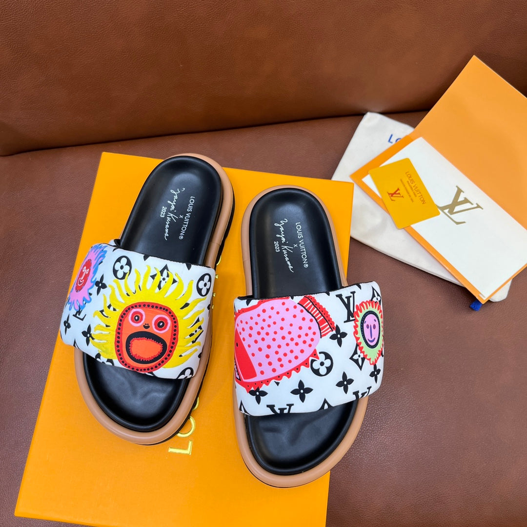 LV Latest Embossed Slippers