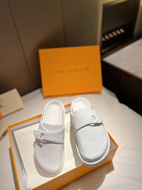 LV Latest Slippers