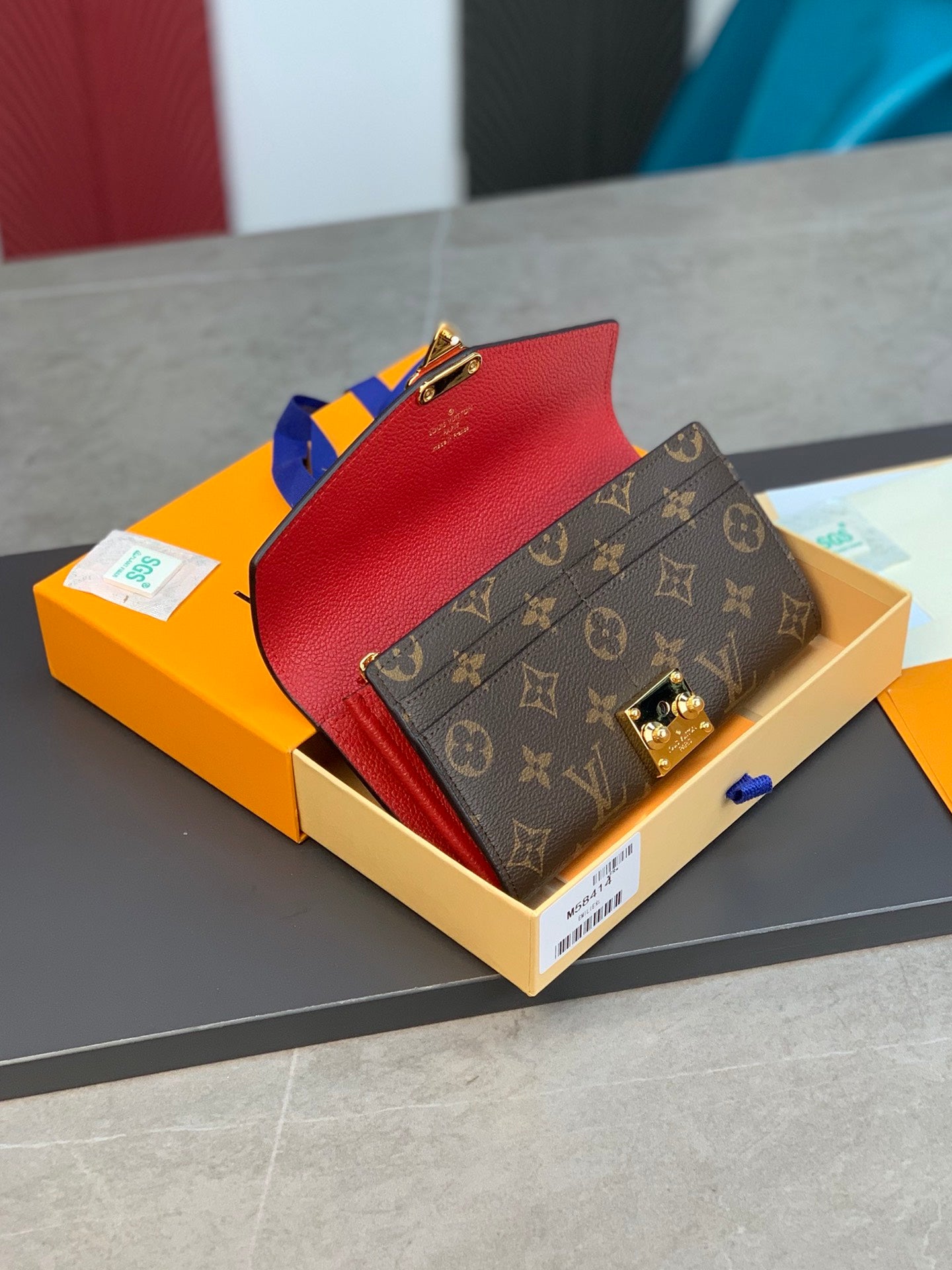 LV Versatile Pallas Wallet