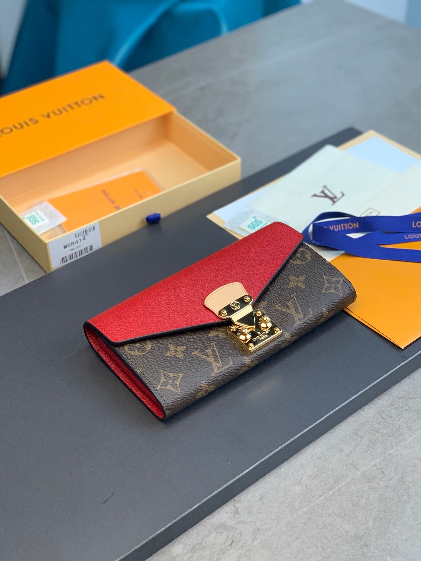 LV Versatile Pallas Wallet