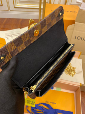 LV Vavin Chain Wallet